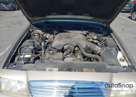 2000 Ford Crown Victoria from USA, damaged, VIN 2FAFP73W9YX174182